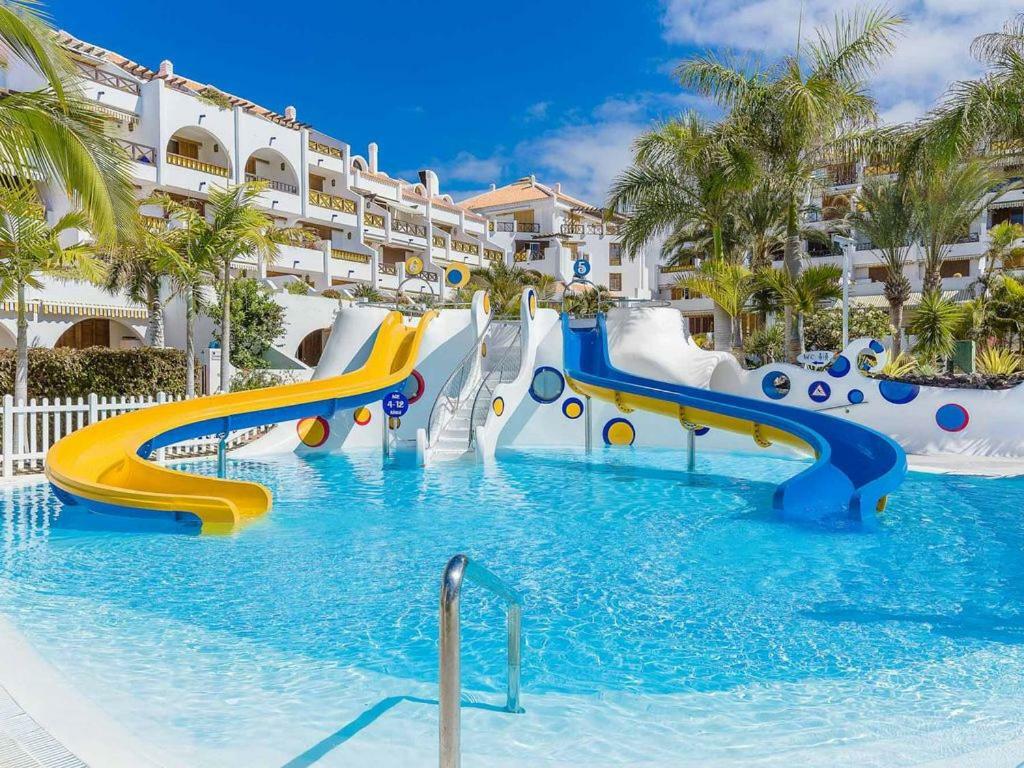 Beachfront Apartment Арона Экстерьер фото